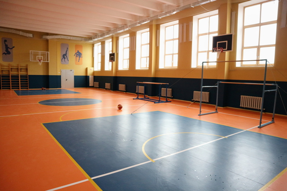 Олег Кожемяко поручил создать спортивный клуб в каждой школе