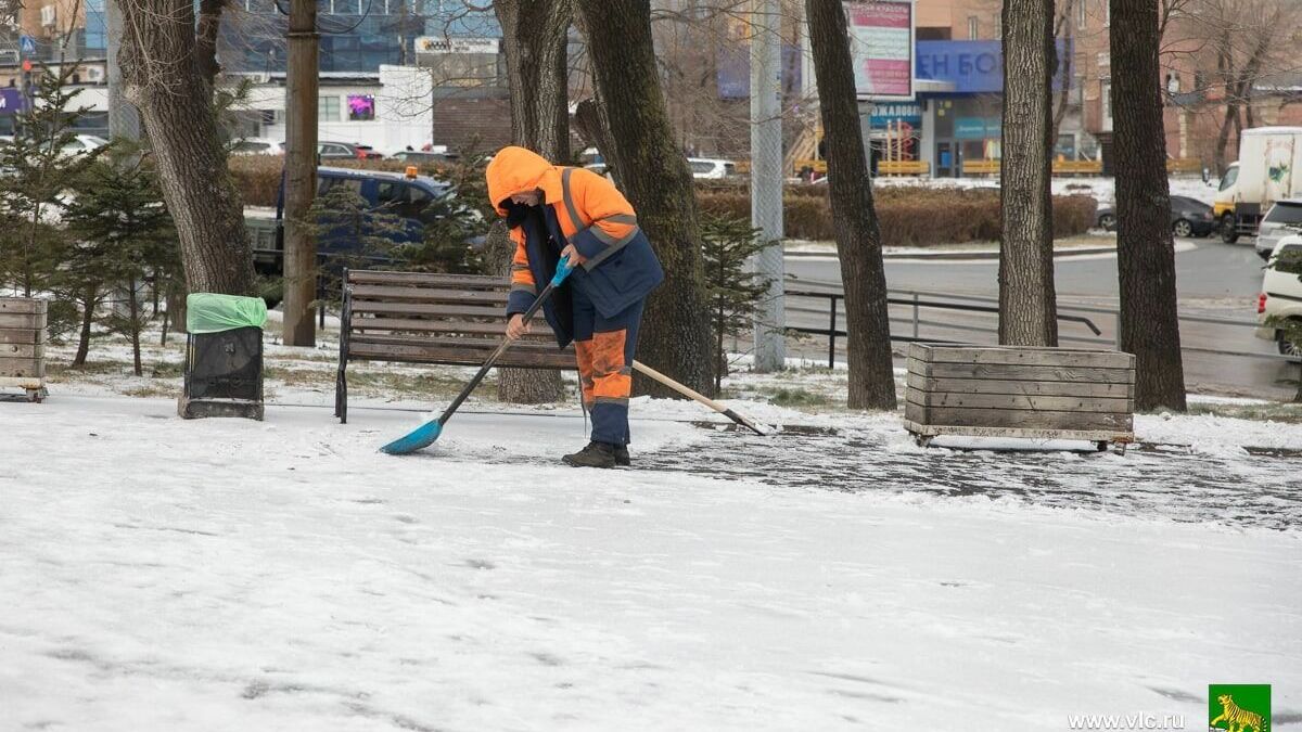 Столица Дальнего Востока успешно борется с  последствиями «ледяного дождя»