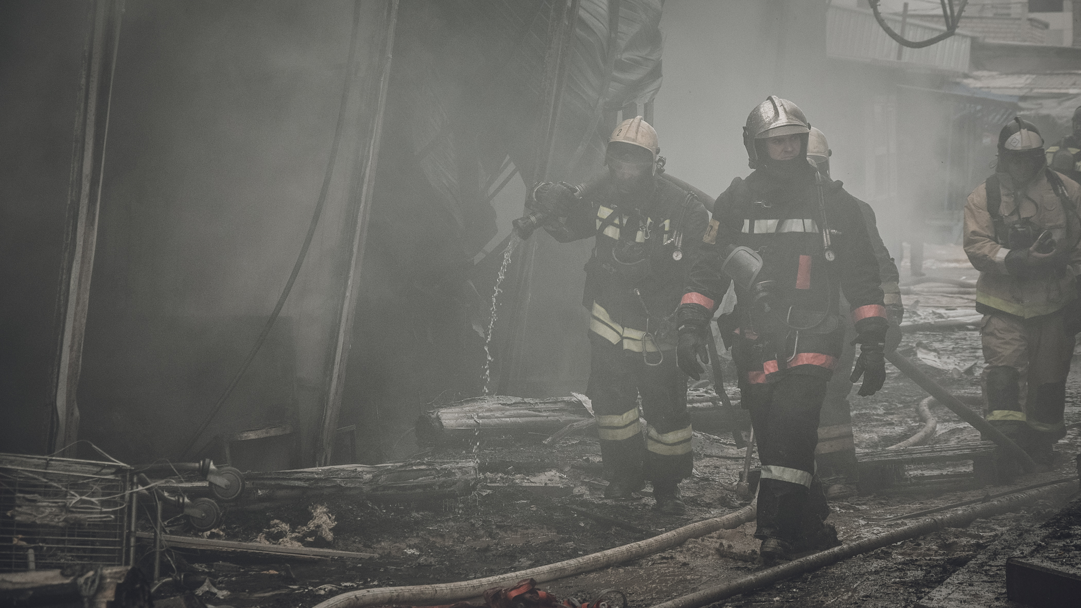 Во Владивостоке снова пожар на рынке