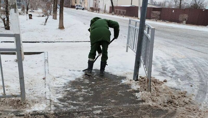 Власти Артёма организовали работу по расчистке улиц города